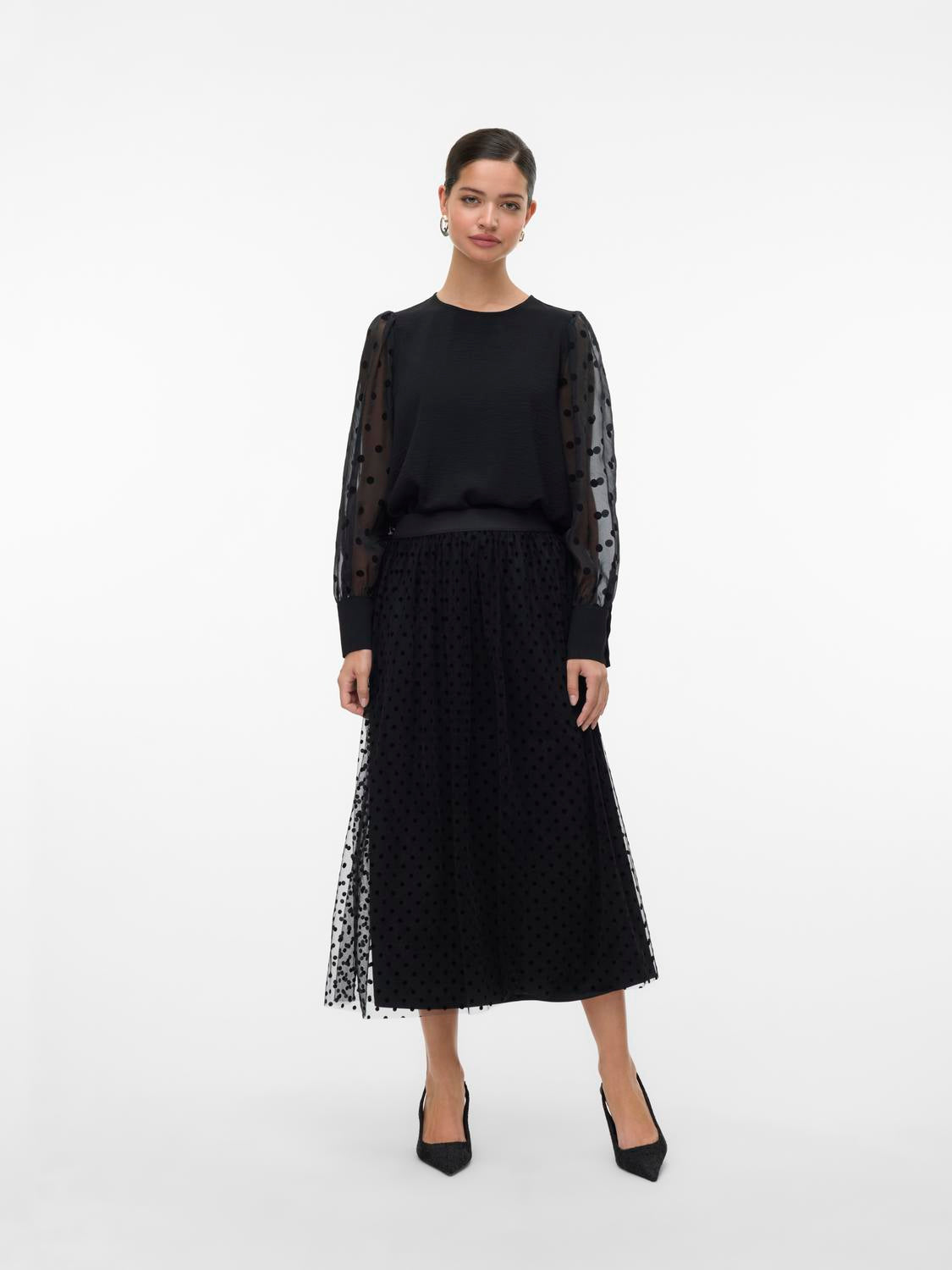 model_shot-front_full